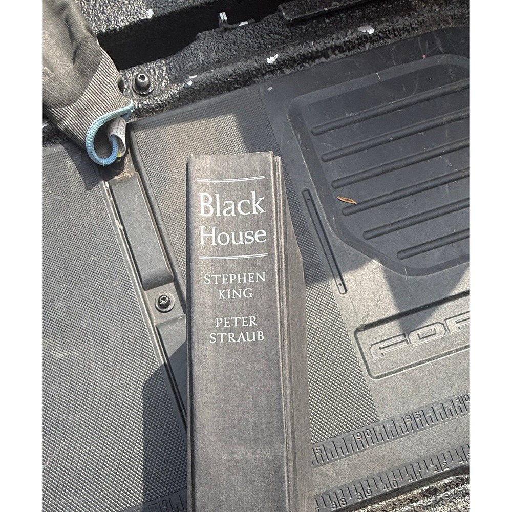 Black House by Stephen King and Peter Straub